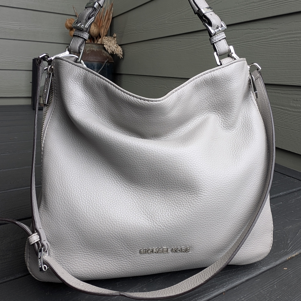 Michael Kors Large Essex Convertable Leather Bag - Picture 4 of 16
